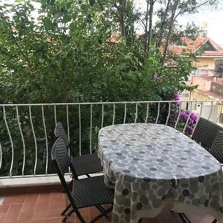 Apartment Paradise Garden On The Island Heybeliada